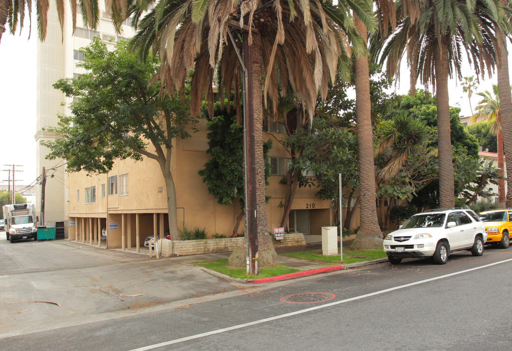 210 California Ave in Santa Monica, CA - Foto de edificio