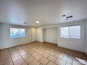 10452 MIHELA Ave in Las Vegas, NV - Building Photo - Building Photo