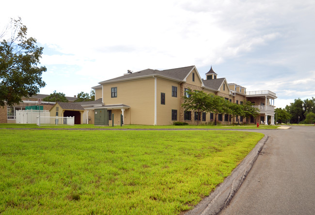 Mont Marie & St. Joseph Senior Residences in Holyoke, MA - Building Photo - Building Photo