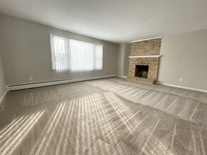 14 Pierce Ave, Unit E1 in Hamburg, NY - Foto de edificio - Building Photo