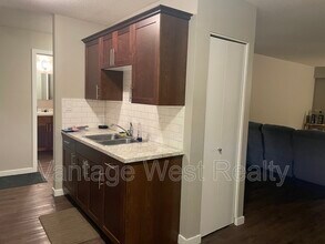 235-235 Husch Rd in Kelowna, BC - Building Photo - Building Photo