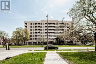 1 Leaside Park Dr in Toronto, ON - Building Photo