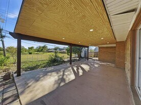 3718 W Rochelle Rd in Irving, TX - Building Photo