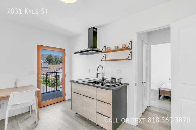 7831 Kyle St in Los Angeles, CA - Building Photo - Building Photo