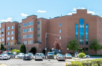 Newberry Square Apartments in Wayne, MI - Foto de edificio - Building Photo