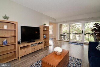 9735 Kings Crown Ct in Fairfax, VA - Building Photo - Building Photo