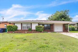 2228 SW 61st Terrace in Oklahoma City, OK - Building Photo - Building Photo