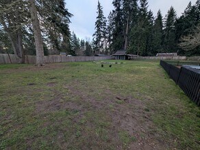 14618 Kapowsin Hwy E in Graham, WA - Foto de edificio - Building Photo