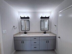 6518 Briar Terrace Dr in Houston, TX - Building Photo - Building Photo