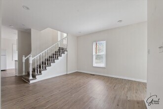 325 Melbourne St in Detroit, MI - Building Photo - Building Photo