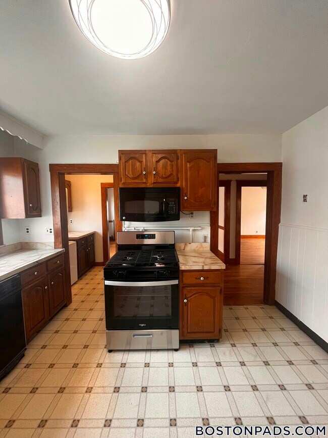 468-470 Gallivan Boulevard in Boston, MA - Building Photo - Building Photo
