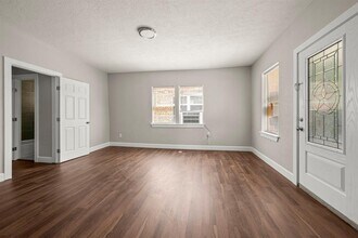 110 N York St in Houston, TX - Building Photo - Building Photo