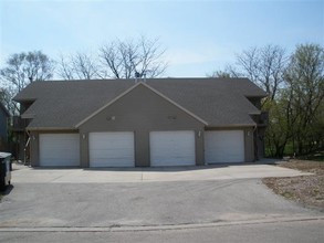 961 Minns Dr in Machesney Park, IL - Building Photo - Building Photo