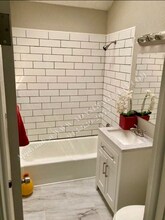 8605 Spring Valley Rd in Raytown, MO - Building Photo - Building Photo