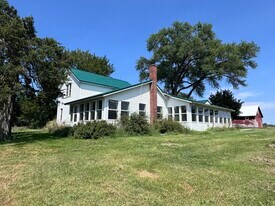 11622 Adney Rd in Portage, WI - Building Photo
