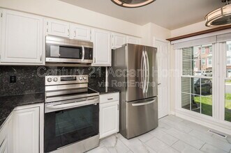 7431 Ridge Oak Ct in Springfield, VA - Building Photo - Building Photo