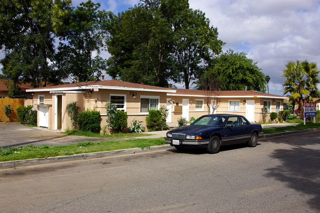 711-721 S Pine St in Escondido, CA - Building Photo - Building Photo