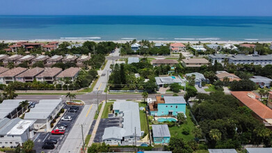 402 S Orlando Ave in Cocoa Beach, FL - Building Photo - Building Photo