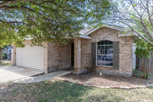 8914 Walnut Springs in Universal City, TX - Building Photo - Building Photo