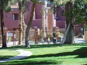 4050 Pacific Harbors Dr in Las Vegas, NV - Building Photo - Building Photo