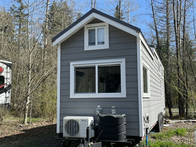 65000 US-26 in Welches, OR - Building Photo - Building Photo