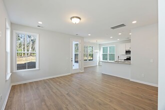 8741 Revival Rd in North Charleston, SC - Building Photo - Building Photo