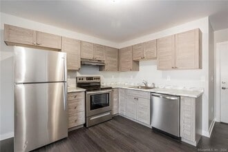 49 Taylor Ave in Bethel, CT - Building Photo - Building Photo