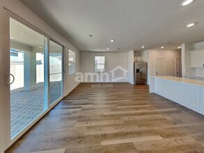 8404 Flagpole Loop Ave in Las Vegas, NV - Building Photo - Building Photo