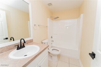 867 Bedford Dr in Lehigh Acres, FL - Building Photo - Building Photo