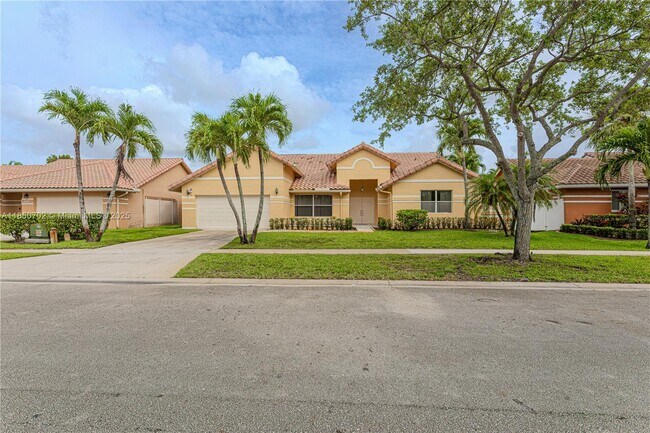 16176 NW 14th Ct in Pembroke Pines, FL - Building Photo - Building Photo