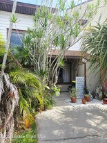 310 Sherwood Pl in Merritt Island, FL - Building Photo