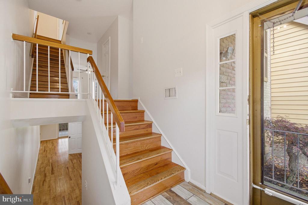 7393 Swan Point Way in Columbia, MD - Building Photo