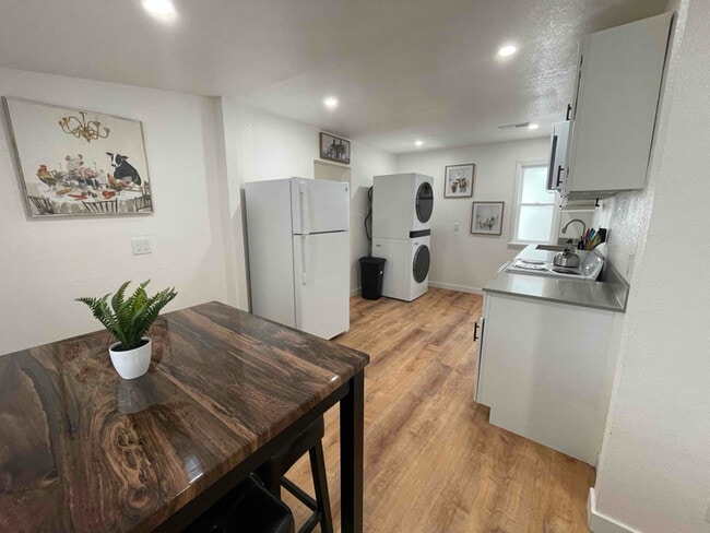 property at 600 E 8th St