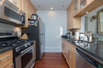 83 Montgomery St, Unit 2 in Boston, MA - Building Photo - Building Photo