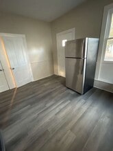 217 N West Ave in Freeport, IL - Building Photo - Building Photo