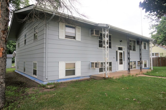 334 33rd Ave N in St. Cloud, MN - Foto de edificio - Building Photo