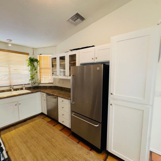 325 W Santa Barbara in Nogales, AZ - Building Photo - Building Photo