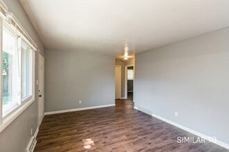 3422 SW 8th St in Des Moines, IA - Building Photo - Building Photo