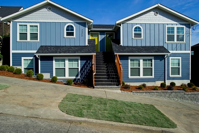 property at 2406 E Pine St