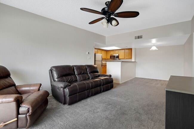 5757 W Eugie Ave in Glendale, AZ - Building Photo - Building Photo