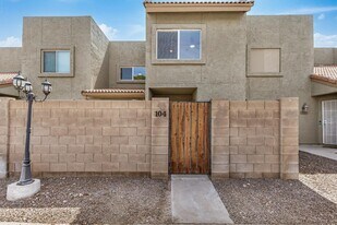 222 W Brown Rd in Mesa, AZ - Building Photo