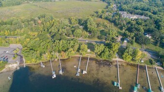 2473 Lake Ave, Unit 2 in White Bear Lake, MN - Building Photo