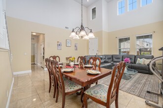 1124 Europena Dr in Brentwood, CA - Building Photo - Building Photo