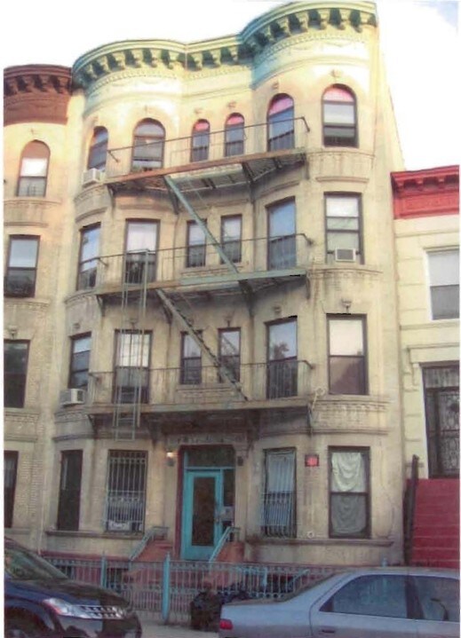 468 Bainbridge St in Brooklyn, NY - Building Photo