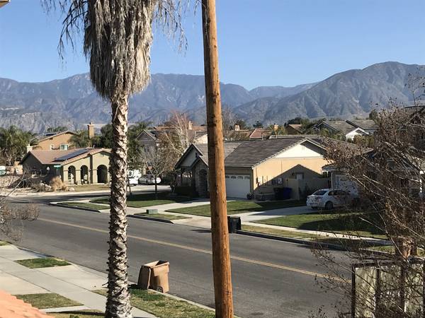 10484 Agate Ave in Mentone, CA - Building Photo - Building Photo