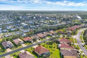 6370 Falcon Lair Dr in North Port, FL - Foto de edificio - Building Photo