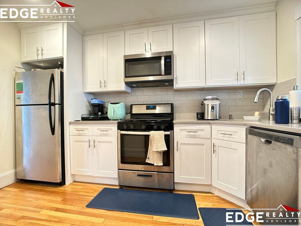 11 Lane Park in Boston, MA - Building Photo