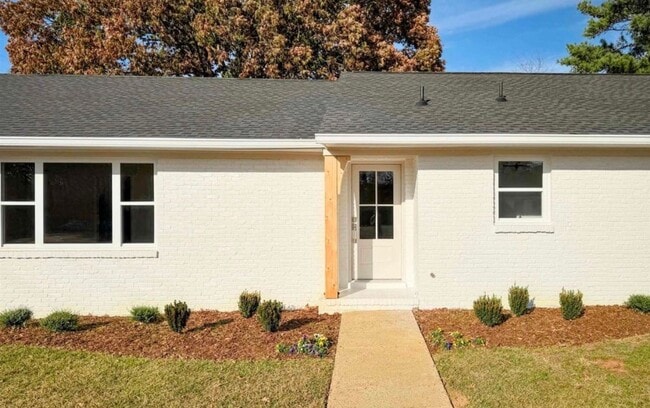 2112 Woodmont Dr SE in Decatur, AL - Building Photo - Building Photo