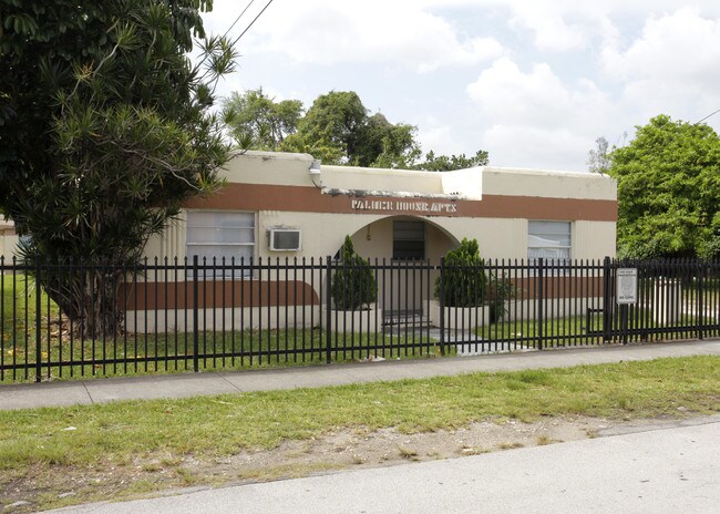 Palmer House Apartments in North Miami, FL - Building Photo - Building Photo