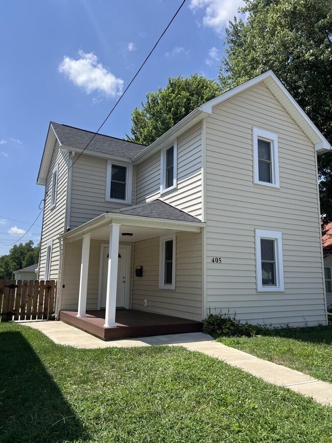 property at 405 S Columbus St